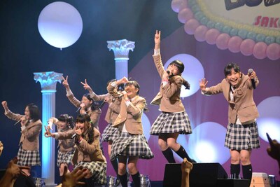 さくら学院「The Road to Graduation 2013 ～Happy Valentine～」の様子。