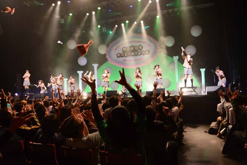さくら学院「The Road to Graduation 2013 ～Happy Valentine～」の様子。