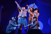 さくら学院「The Road to Graduation 2013 ～Happy Valentine～」の様子。