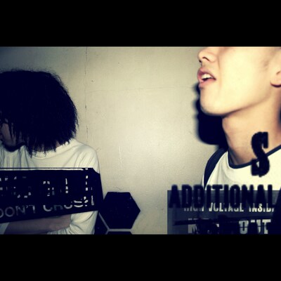 Arμ-2とKid Fresino。