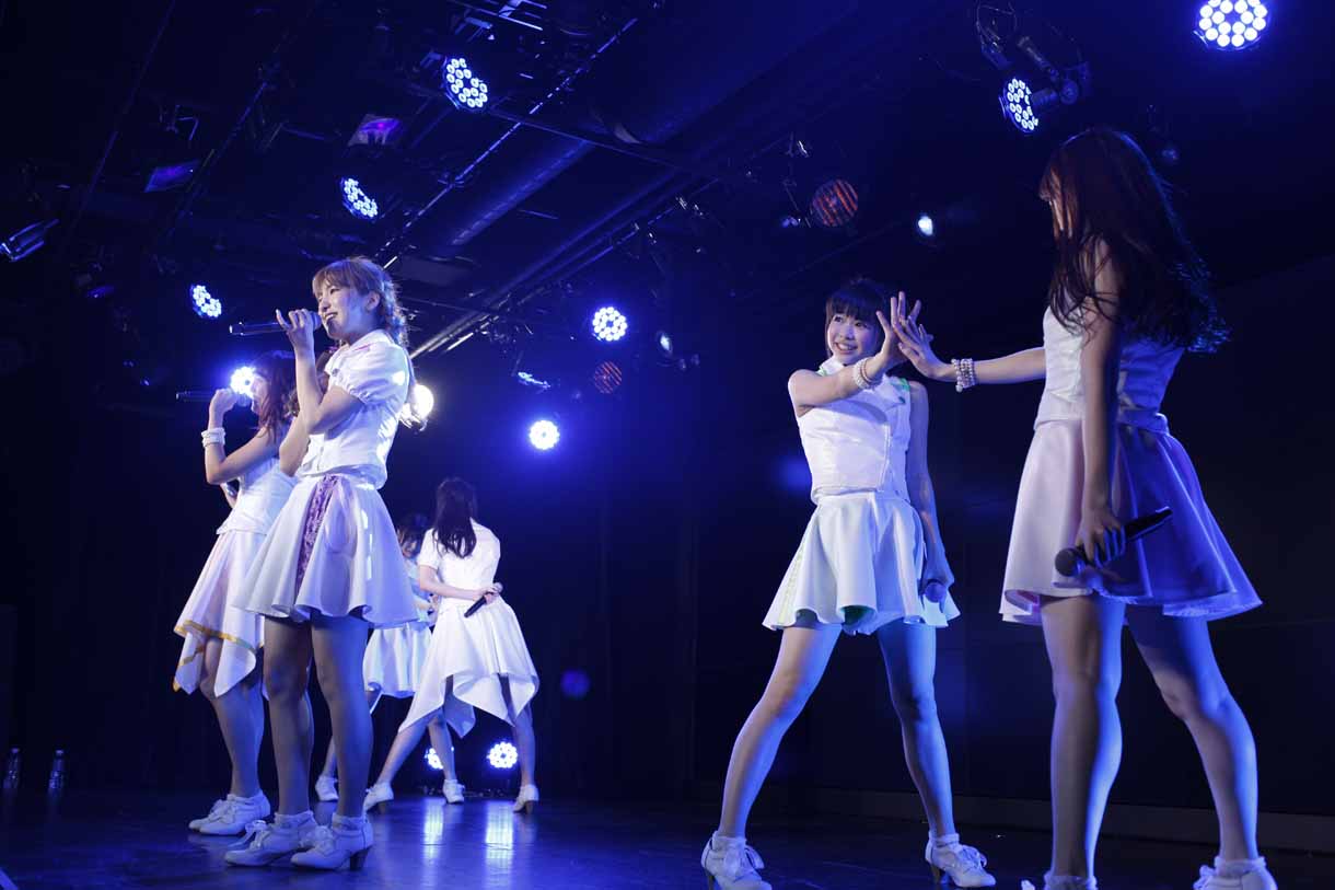 愛乙女★DOLL定期公演「～もっと、もっと高く！まだ見たことのない景色へ～」の様子。