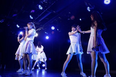 愛乙女★DOLL定期公演「～もっと、もっと高く！まだ見たことのない景色へ～」の様子。