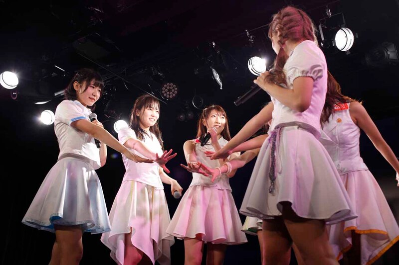 愛乙女★DOLL定期公演「～もっと、もっと高く！まだ見たことのない景色へ～」の様子。