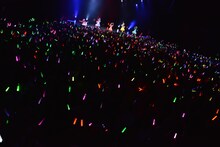 ももいろクローバーZ「おしいろマンハッタン▽～なんてこったパンナコッタ～」の様子。