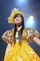 黄色を担当した佐々木彩夏。