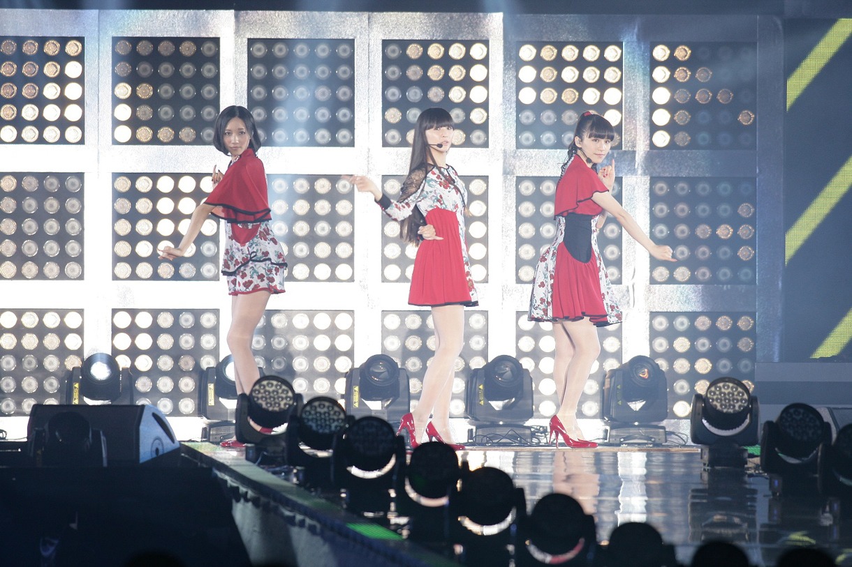「第9回 KKBOX MUSIC AWARDS」ライブでのPerfume。