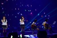 「渋谷ブルース」を歌唱する乃木坂46。