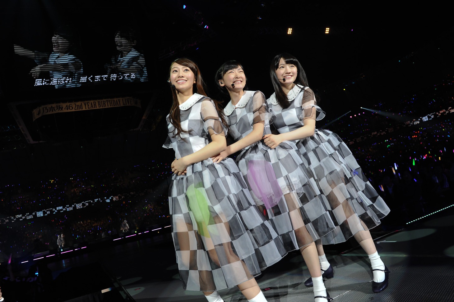 左から桜井玲香、生駒里奈、中田花奈。