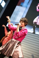 “ガオガオ”ダンスをしながら「あなたの100の嫌いなところ」を披露する剛力彩芽。