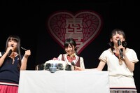 対決に勝利してケーキをゲットした紅組。