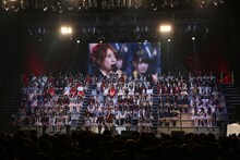 「AKB48グループ大組閣祭り～時代は変わる。だけど、僕らは前しか向かねえ！～」の様子。 (c)AKS