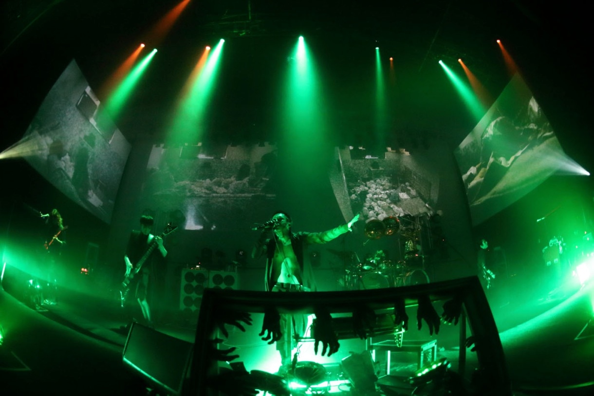 2013年9月18日に行われた「TOUR2013 GHOUL」横浜BLITZ公演の様子。（撮影：尾形隆夫）