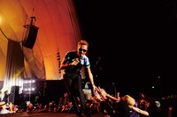 「EXILE ATSUSHI SPECIAL SOLO LIVE in HAWAII」の模様。