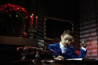 EXILE ATSUSHI「MAKE A MIRACLE」ビデオクリップのワンシーン。