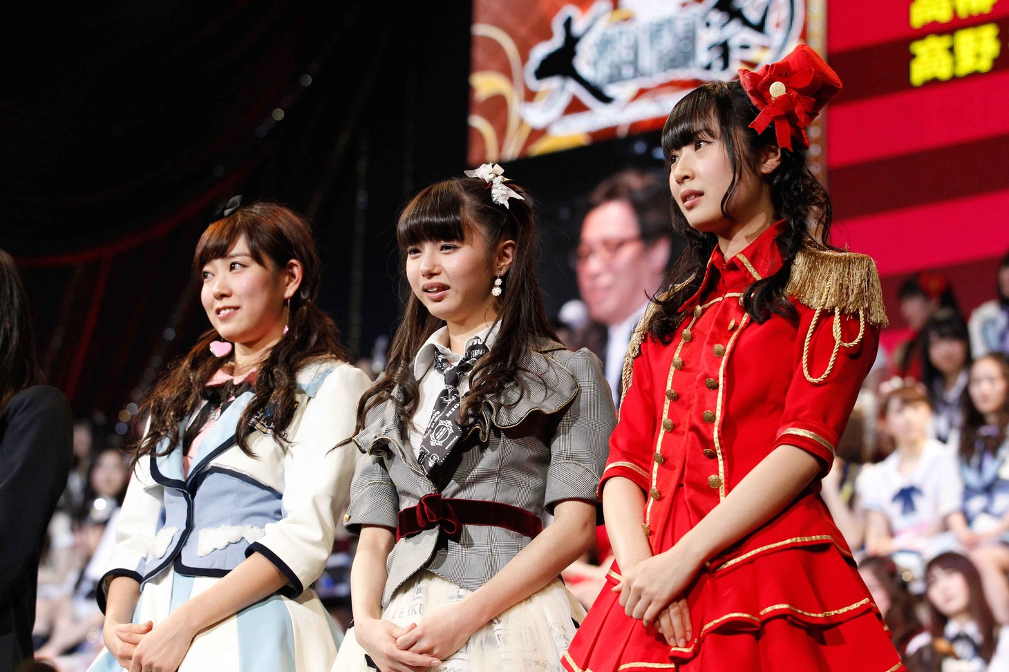 左から渡辺美優紀、市川美織、高柳明音。 (c)AKS