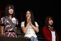 左から高島祐利奈、古畑奈和、山田菜々。 (c)AKS