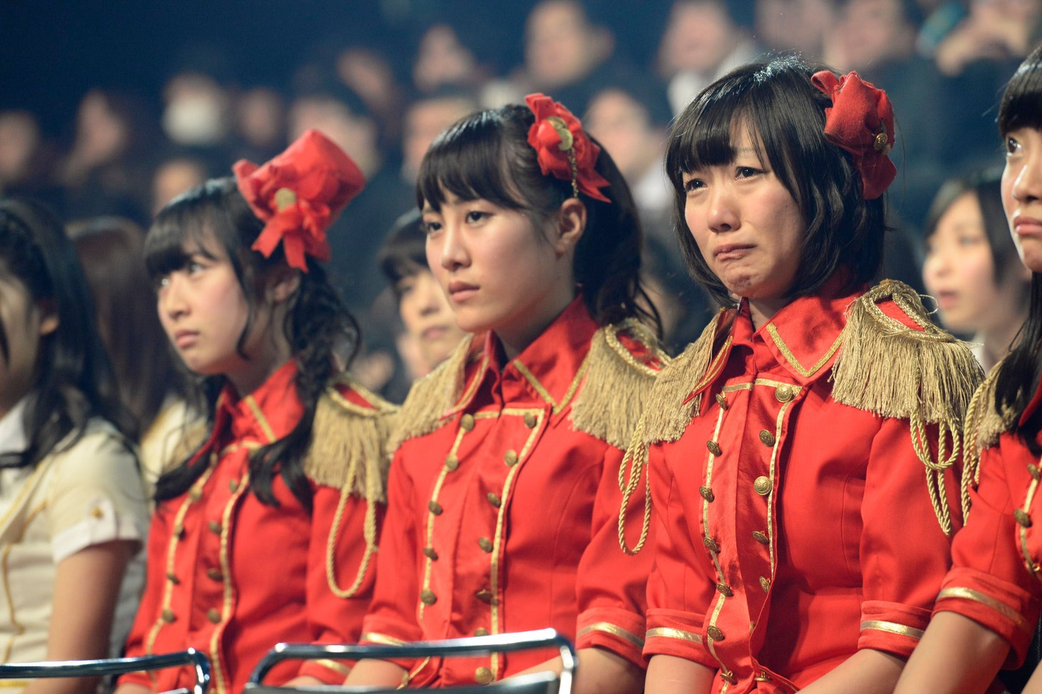 須田亜香里（手前） (c)AKS