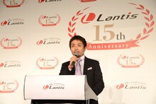 斎藤滋プロデューサーはトークの最後で海外のファンに向け英語でメッセージ。「お・も・て・な・し」を披露したが記者からはクスクス笑いがもれるのみという残念な結果に。