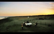 KNOCK OUT MONKEY「Sunrise」PVのワンシーン。