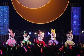 「セーラームーン」ライブでももクロ、中川翔子ら名曲熱唱