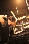 バックドロップシンデレラのライブの様子。