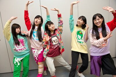 「Ust音頭」を踊るももいろクローバーZ。