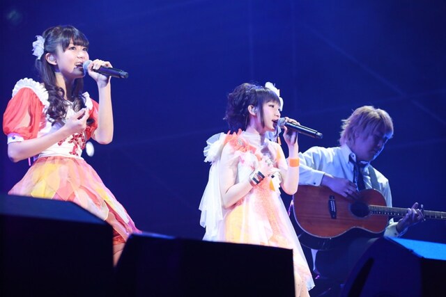「ANIMAX MUSIX 2014 TAIWAN」でコラボする三森すずこ（左）とfripSide（右）。