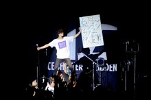 ライブ中にツアー開催を発表したキュウソネコカミ。（Photo by Ohagi）