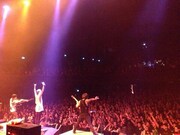 coldrain、フランス・パリ公演の様子。