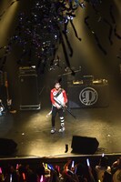 キャノン砲を放つTAKUMI。