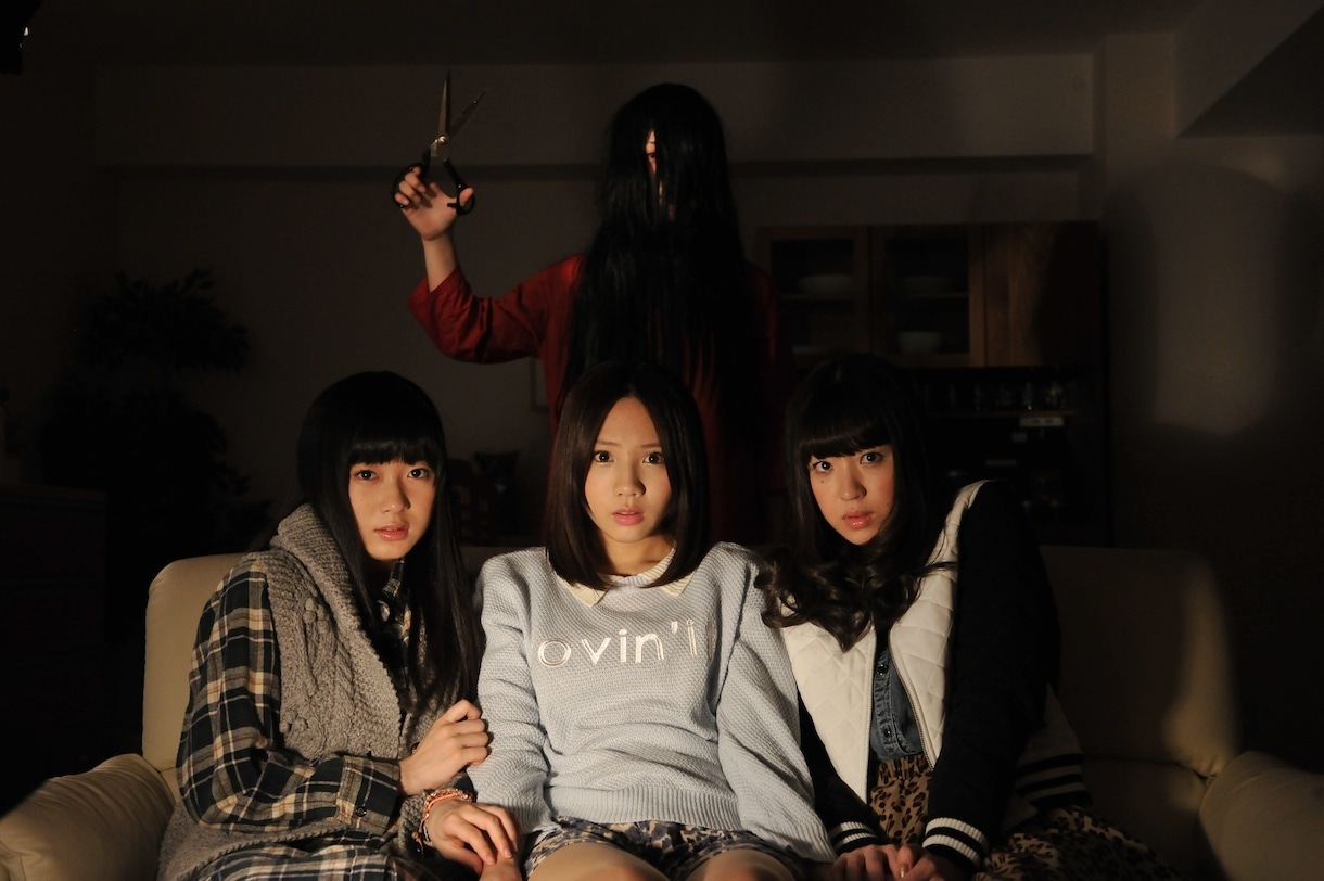 「死の実況中継 劇場版」のワンシーン。(c)2014「死の実況中継 劇場版」製作委員会