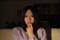 「死の実況中継 劇場版」のワンシーン。(c)2014「死の実況中継 劇場版」製作委員会