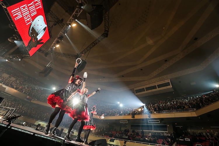 BABYMETAL、初武道館初日は1万人コルセット祭り - 音楽ナタリー