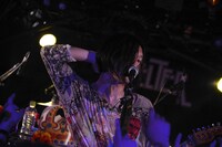 須藤寿（Vo, G）