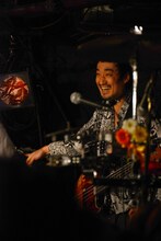 宮川トモユキ（B）