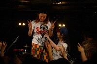 フィリポのハーフパンツを履いて再登場した佐藤。