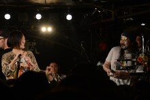 2月28日に東京・下北沢SHELTERで行われた髭「Countdown to 37 ～37, I'm on the way!!～」の様子。