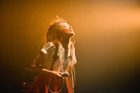 「無謀！SUNDAYSのTSUTAYA O-WESTワンマンライブ～まじパネェ～」の様子。（撮影：朝岡英輔）