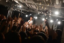 NICO Touches the Walls「カベ ニ ミミ DAY20『O』」の様子。