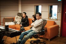 “ミリショー”と槇原敬之による「Sakura Melody」レコーディングの様子。