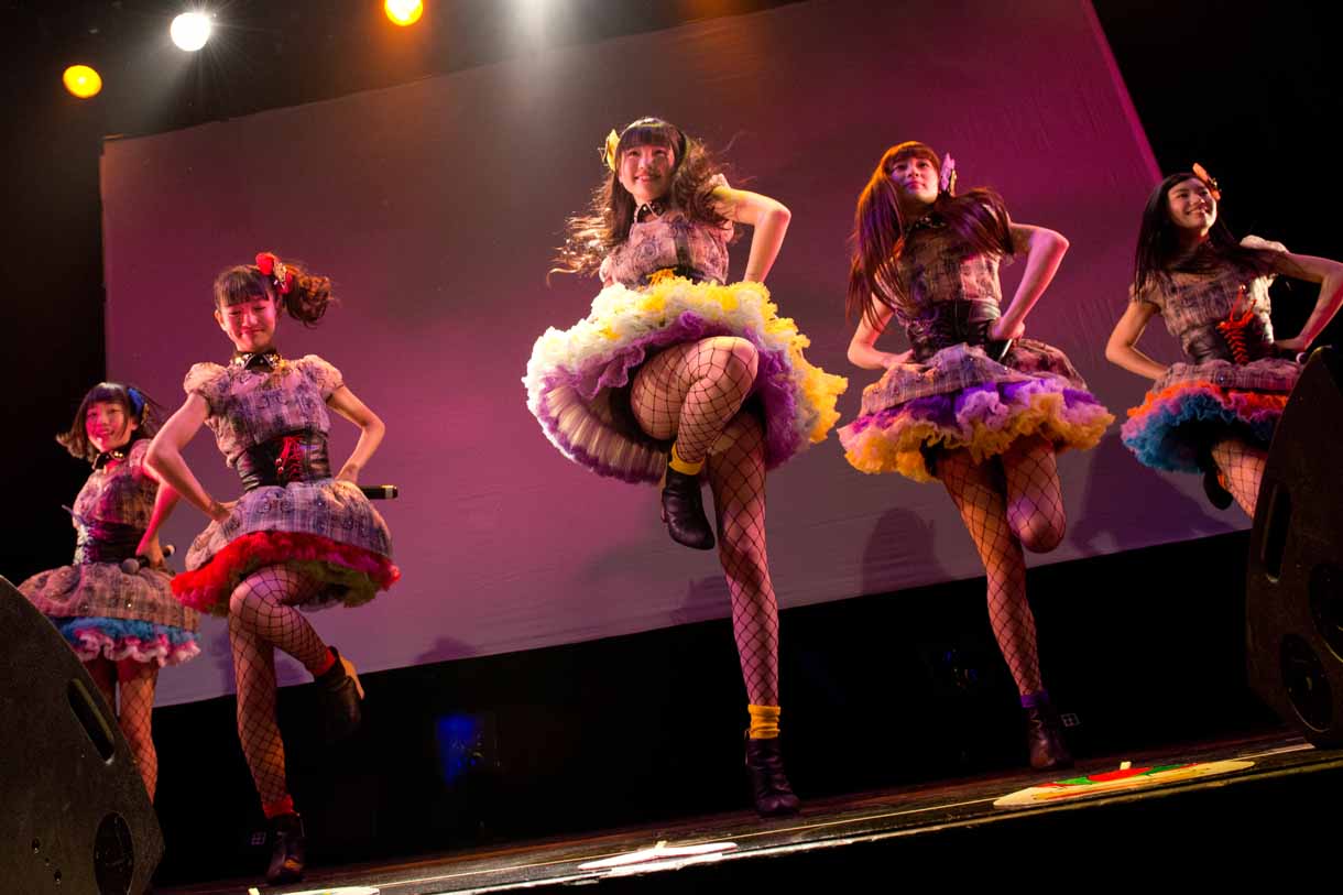 夢みるアドレセンス定期公演の様子。