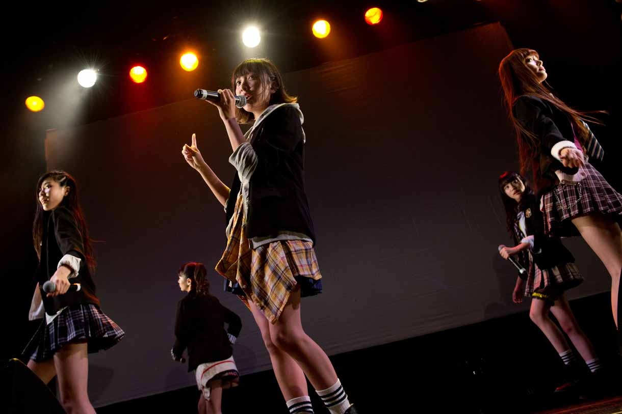 夢みるアドレセンス定期公演の様子。