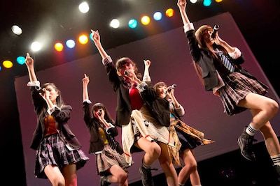 夢みるアドレセンス定期公演の様子。