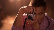 オリンパス「OM-D E-M10」のテレビCM“Hand in hand”編のワンシーン。