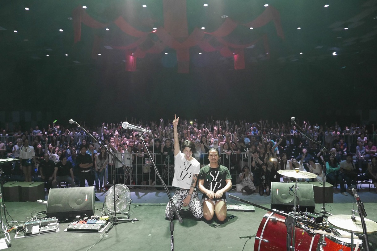 MIYAVI「SLAP THE WORLD TOUR 2014」初日公演の様子。