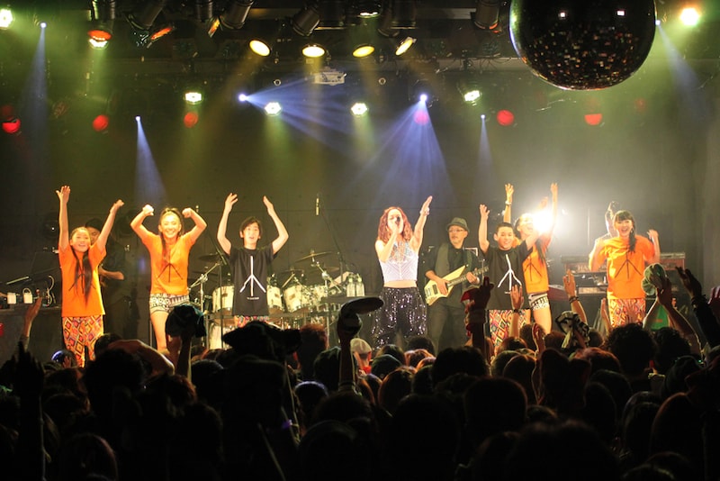 「lecca LIVE TOUR 2014 "TOP JUNCTION"」宮城・Rensa公演の様子。