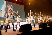 SUPER☆GiRLS「SUPER☆GiRLS LIVE 2014 ～超絶革命～ at パシフィコ横浜国立大ホール」でのライブの様子。