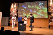 自身をイメージしたオリジナルキャラクターで「戦国無双4」をプレイする嗣永桃子。