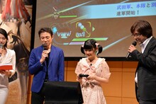 自身をイメージしたオリジナルキャラクターで「戦国無双4」をプレイする嗣永桃子。