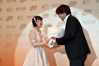 サプライズで22歳の誕生日をお祝いされた嗣永桃子。